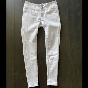 White skinny jeans